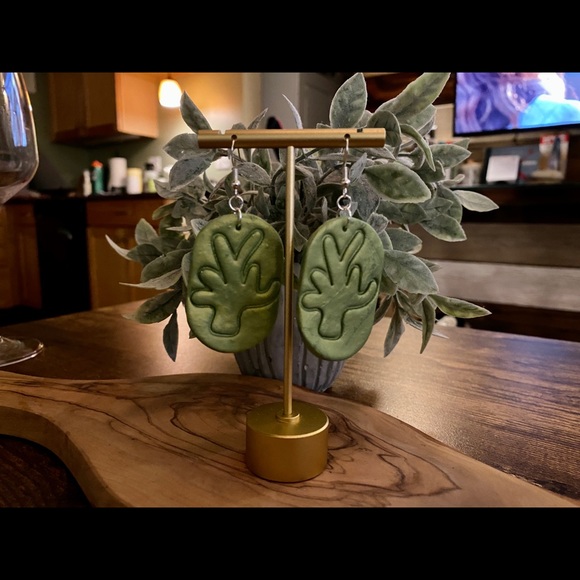 Handmade Clay Earrings -Bikini Bottom Coral Series - Picture 8 of 9